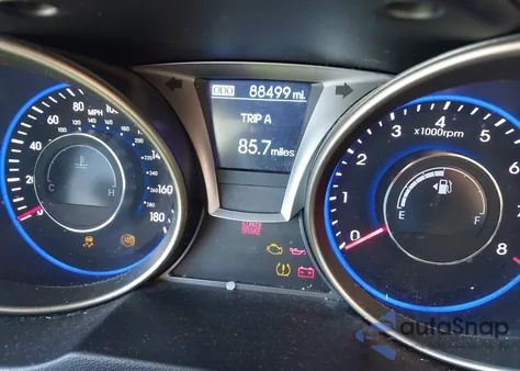 2016 Hyundai Genesis z USA, uszkodzony, nr VIN KMHHU6KJXGU131273